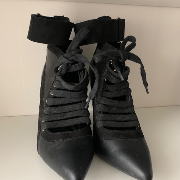 Black lace up booties - Picture 2 of 3
